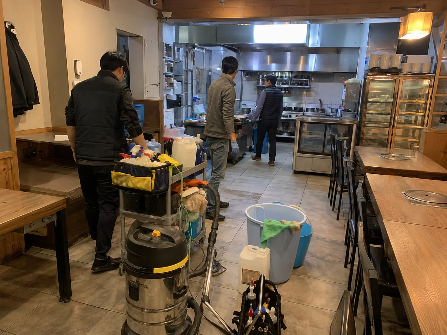 식당 홀·주방 기름때 집중청소