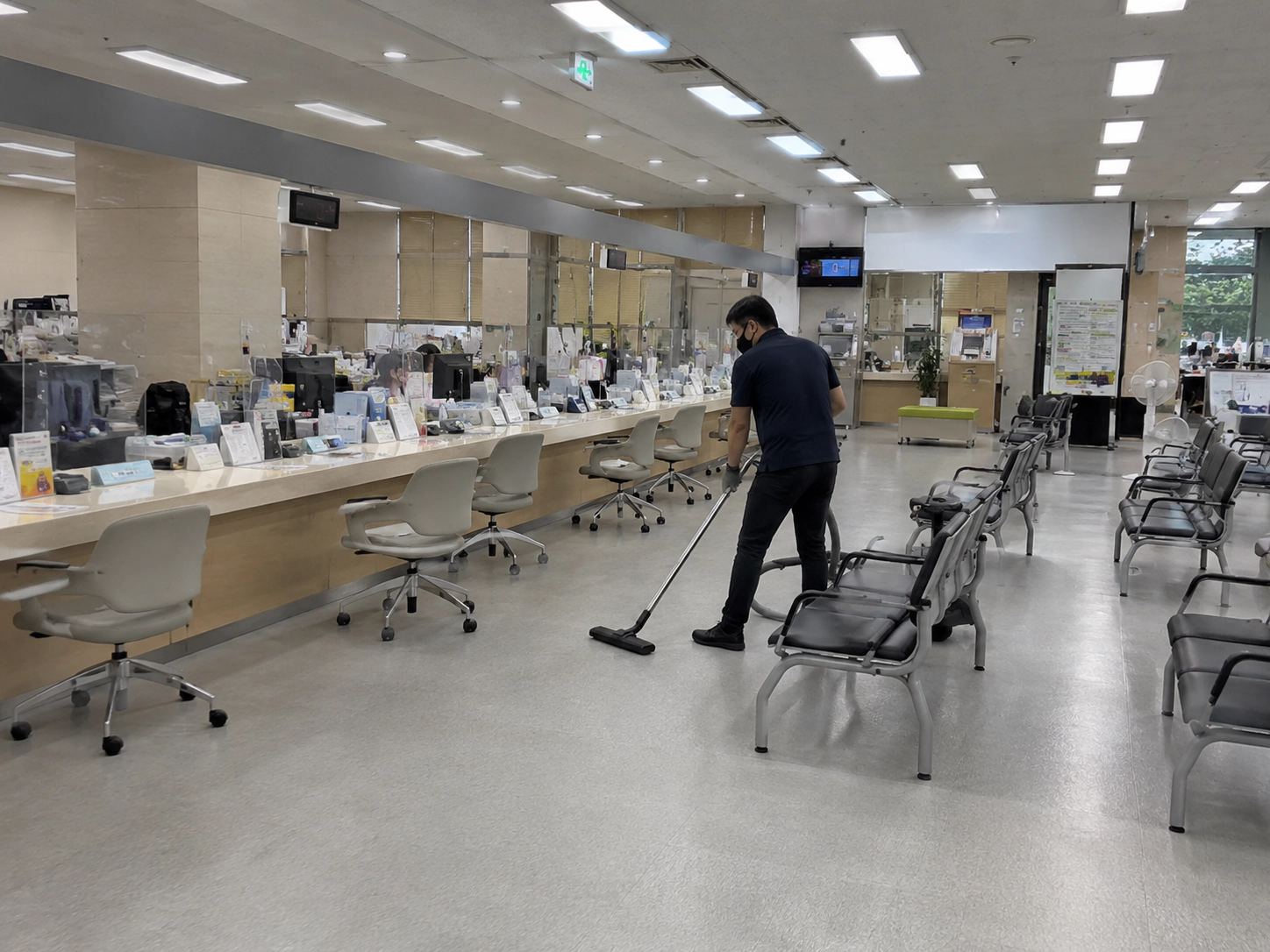 민원실 대기 소파 청소